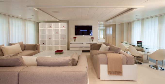 Motor yacht IDOL-  Main Salon